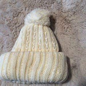 RARE Wells Lamont vintage White beanie with pom pom made In Korea 1970s